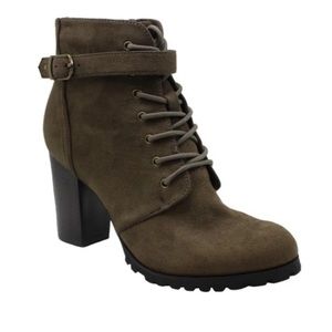 Style & Co. Womens cayte closed toe boots size 7